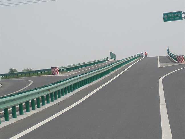 九江高速公路护栏的材质与规格