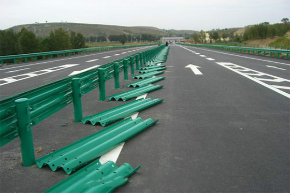 九江波形护栏的维护与管理确保道路安全的关键步骤